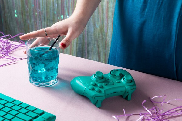 Colourful user interface of the 100PlayMates online games platform