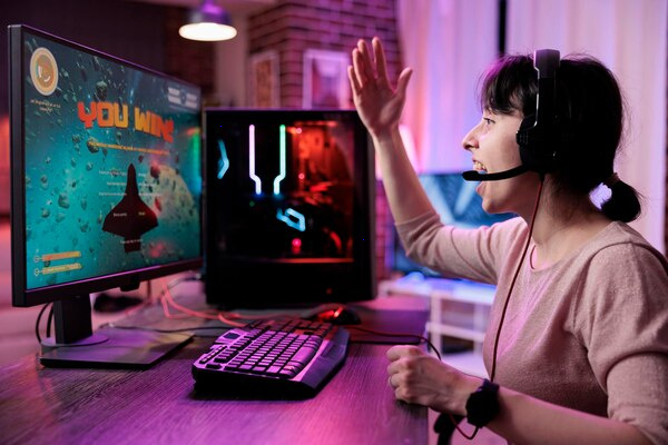 Interface mockup of the 100PlayMates online games platform